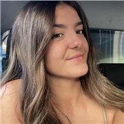 Soy una chica que he tenido siempre notas muy buenas y adoro enseñar a los más pequeños